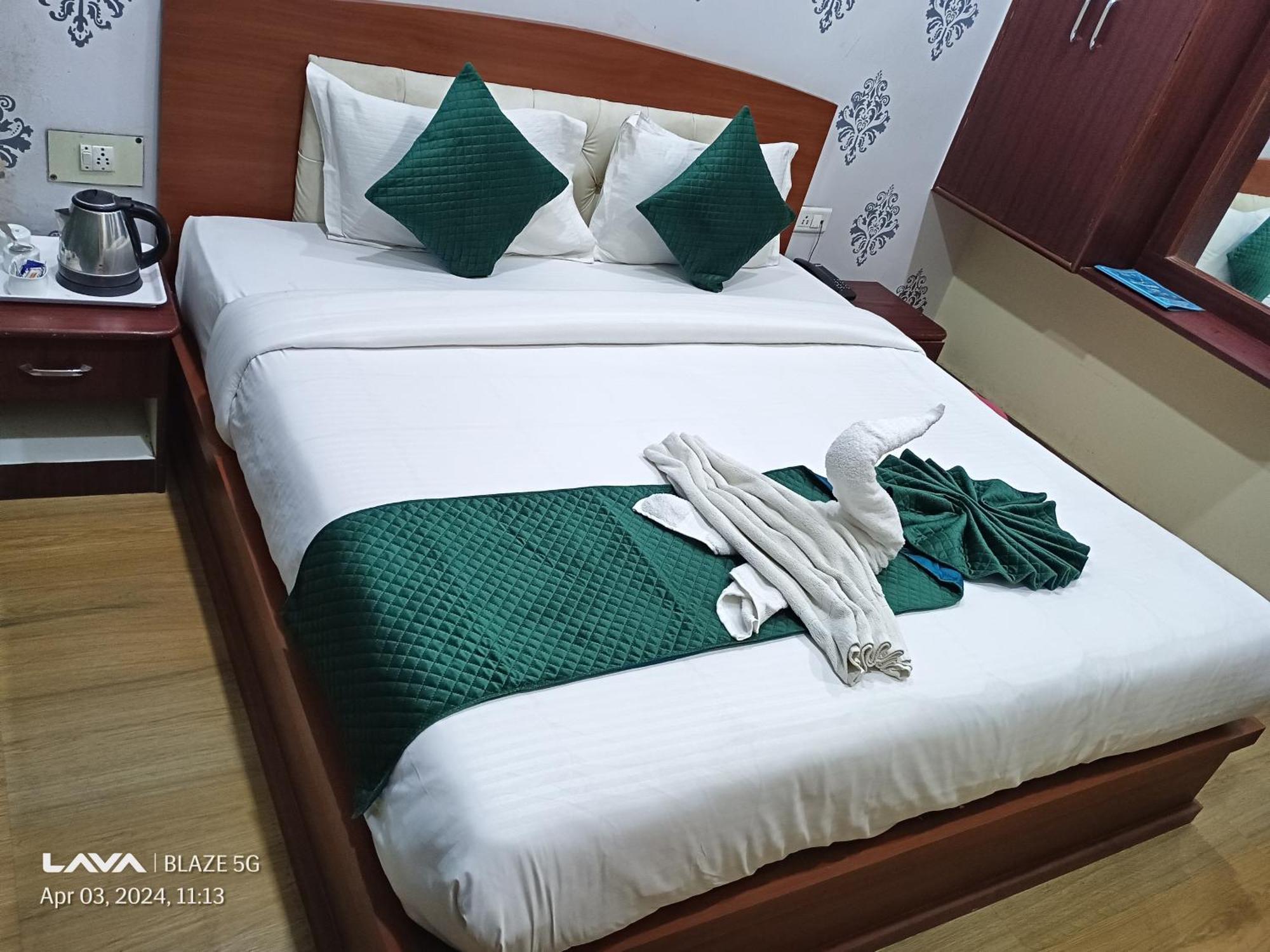 เดอะ เซ็นจูรี พลาซา โฮเต็ล Hotel พาราณสี ภายนอก รูปภาพ