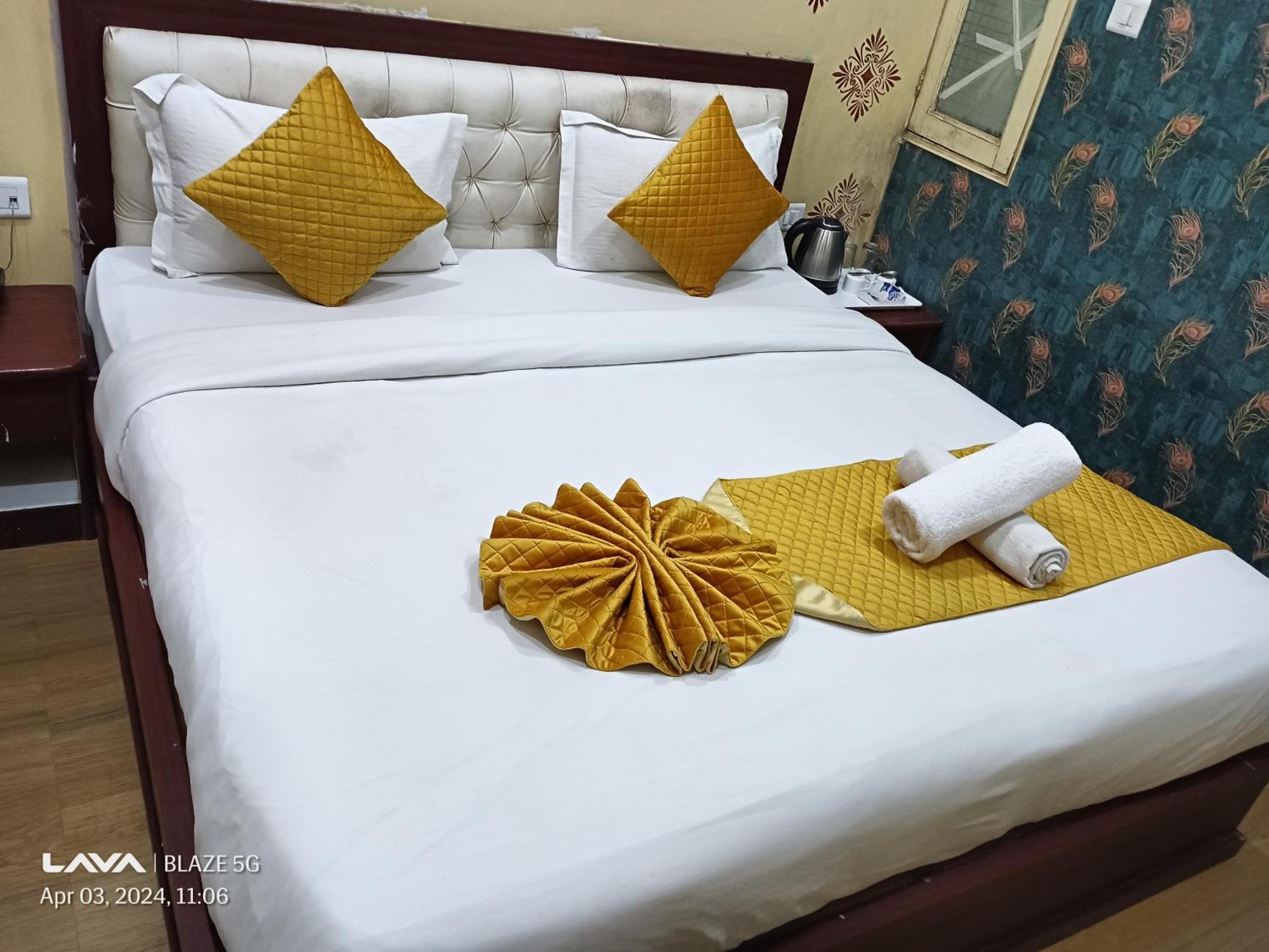 เดอะ เซ็นจูรี พลาซา โฮเต็ล Hotel พาราณสี ภายนอก รูปภาพ